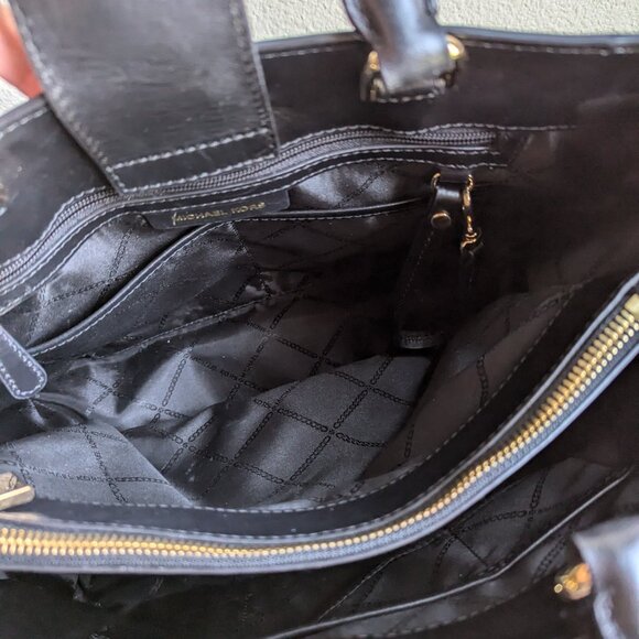 Michael Kors Black Satchel Lg with Gold hardware - Picture 8 of 9